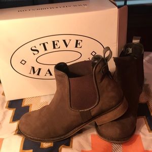 Steve Madden Gilte ankle boot.